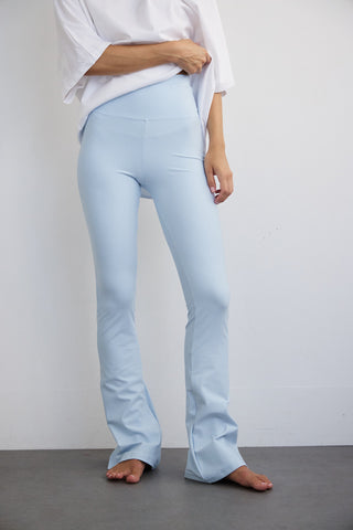 SOFT TOUCH athletic leggings with bell-bottoms | Light Beige