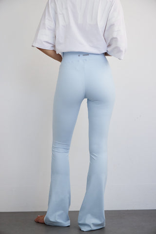 SOFT TOUCH athletic leggings with bell-bottoms | Light Beige