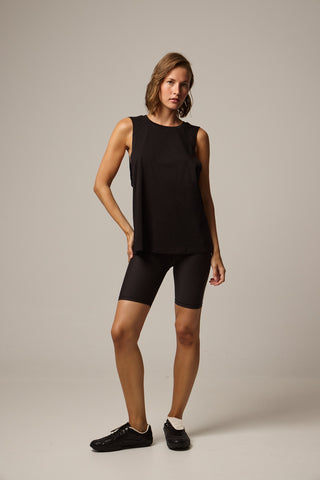Sleeveless sports top with loose opening | Black