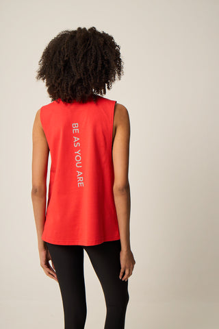 Αμάνικη αθλητική μπλούζα με loose άνοιγμα | Κοραλί