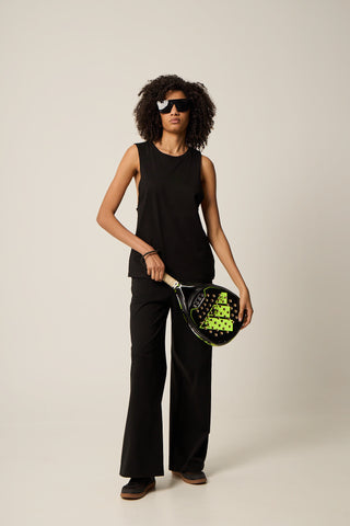 Αμάνικη αθλητική μπλούζα με loose άνοιγμα |  Μαύρο