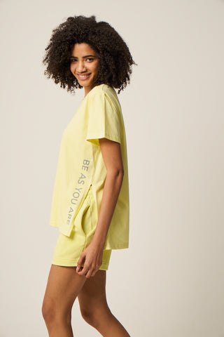 Αθλητικό t-shirt με logo στο πλάι | Κίτρινο