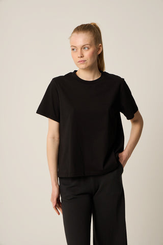 Αθλητικό t-shirt με logo με print "Running Free" | Μαύρο