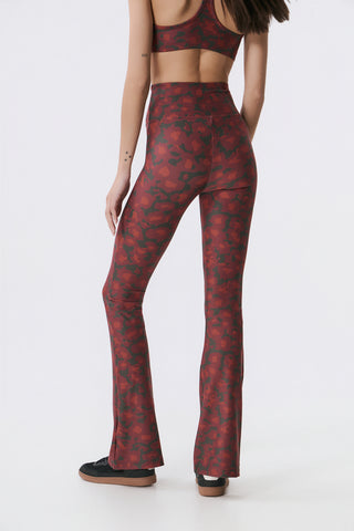 Athletic leggings with red leopard print and bell bottom | Multicolored
