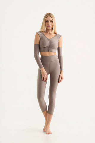 Sports bra with ruffles on the front | Desert Dust