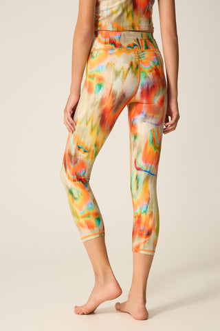 Aθλητικό crop κολάν με iridescent print | Beige