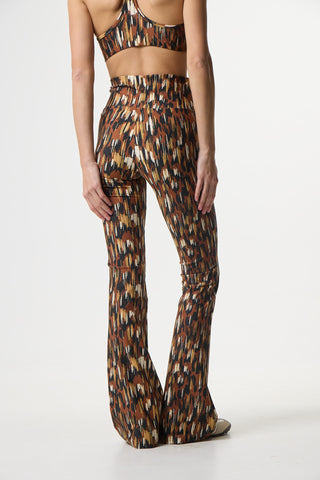 Κολάν καμπάνα με muted jungle print | Καφέ