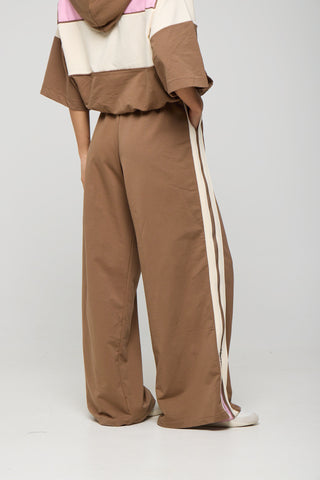 Σετ Τζάκετ με κουκούλα και παντελόνι "It's Basic" | Mocha