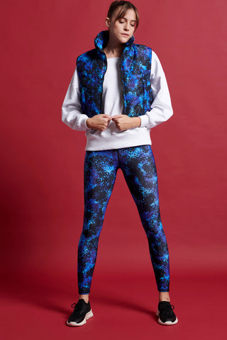 Αμάνικο puffer jacket με camouflage print | Μπλε